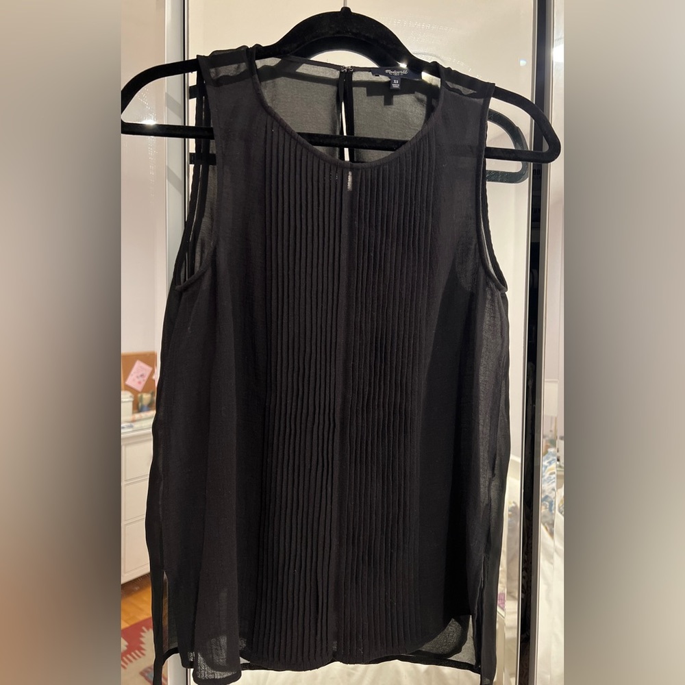 Madewell black front pleated sleeveless top